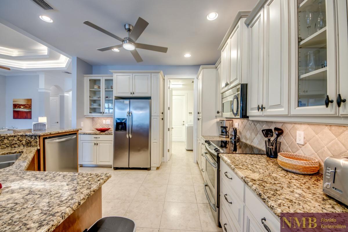 Ferienhaus-Cape-Coral-Whispering-Palms_30-Kitchen