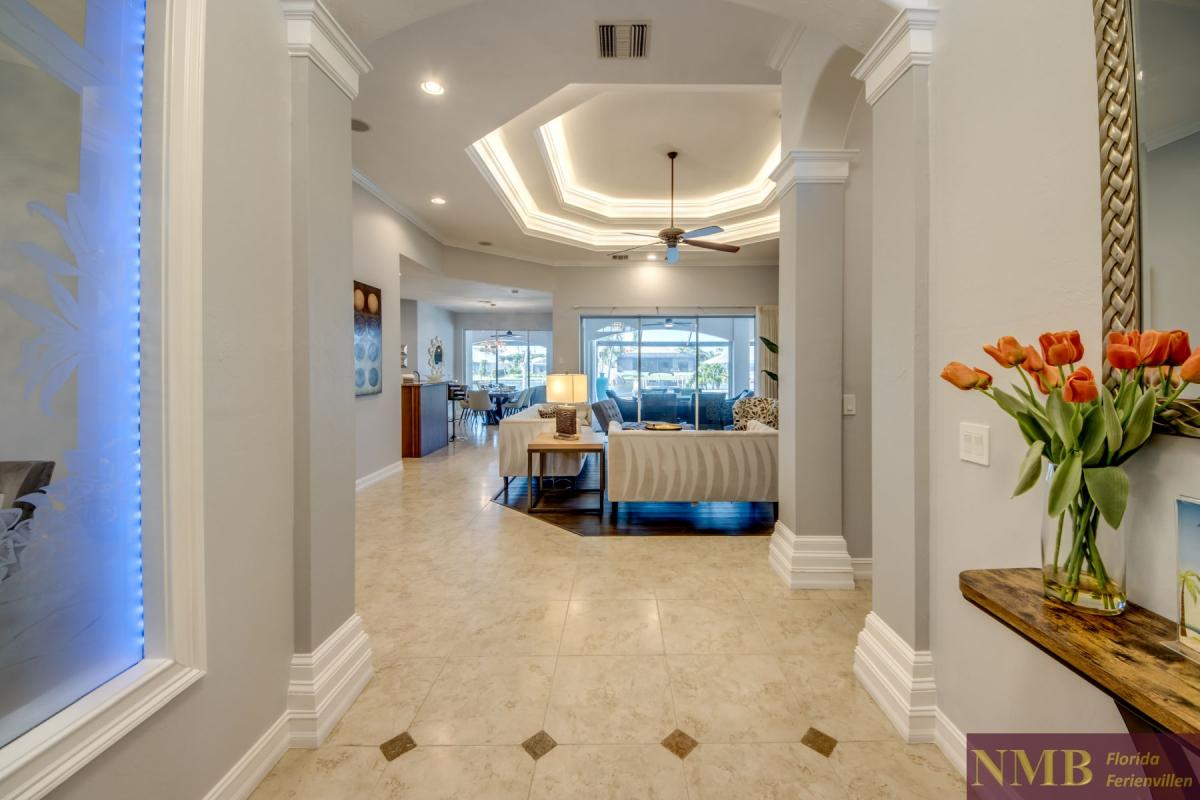 Ferienhaus-Cape-Coral-Whispering-Palms_6-Foyer