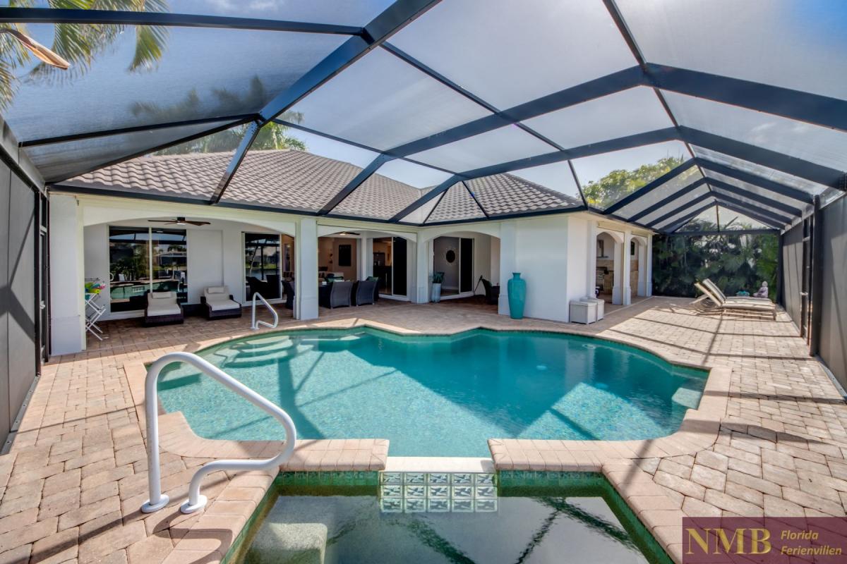Ferienhaus-Cape-Coral-Whispering-Palms_77-Pool-Hot-Tub