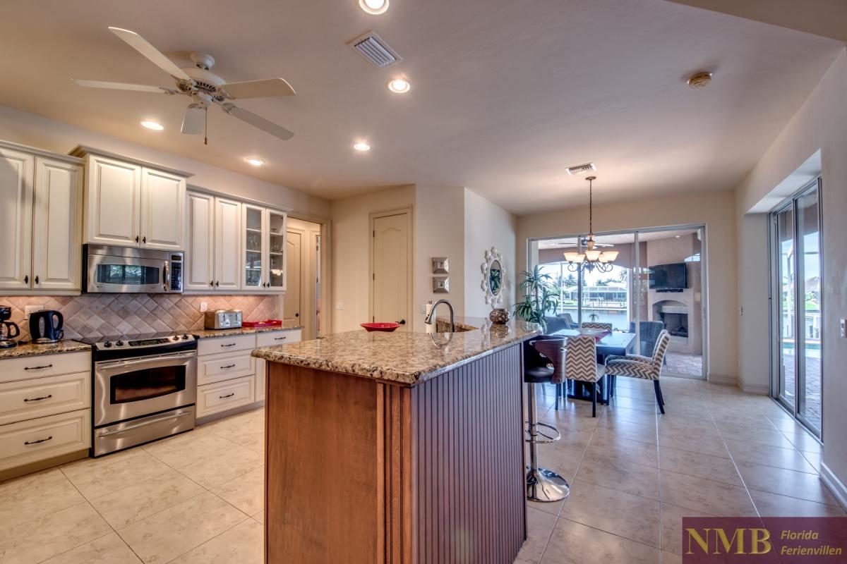 Ferienhaus-Whispering-Palms_25-Kitchen