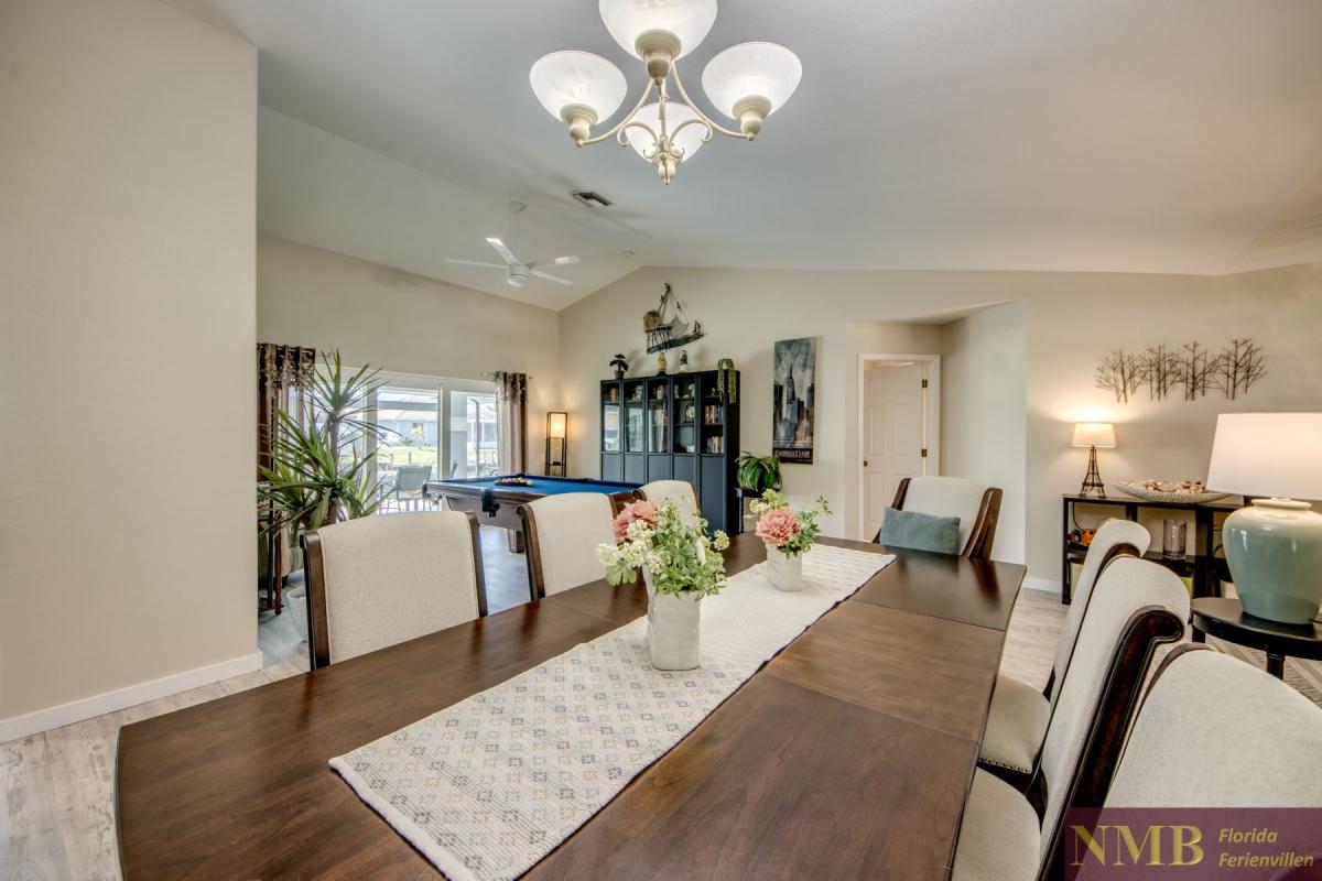 Cape_Coral_Ferienhaeuser_Sunshine_12-Dining-Room