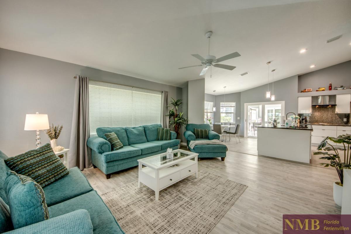 Cape_Coral_Ferienhaeuser_Sunshine_35-Family-Room