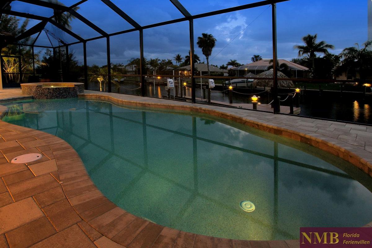 Ferienhaus_Cape_Coral_Sunlight-pool-02