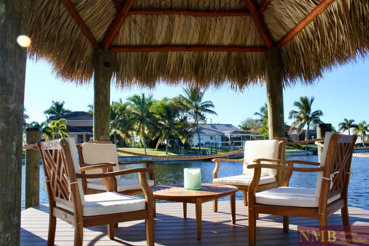 Palm_Breeze_Tiki_01
