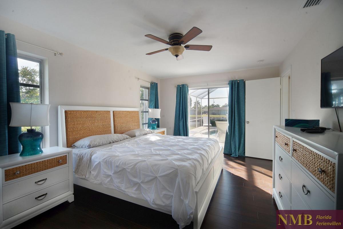 Ferienhaus_Cape_Coral_Sandy-Beach-master-bed
