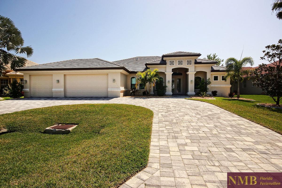 Ferienhaus_Cape_Coral_Infinity-front