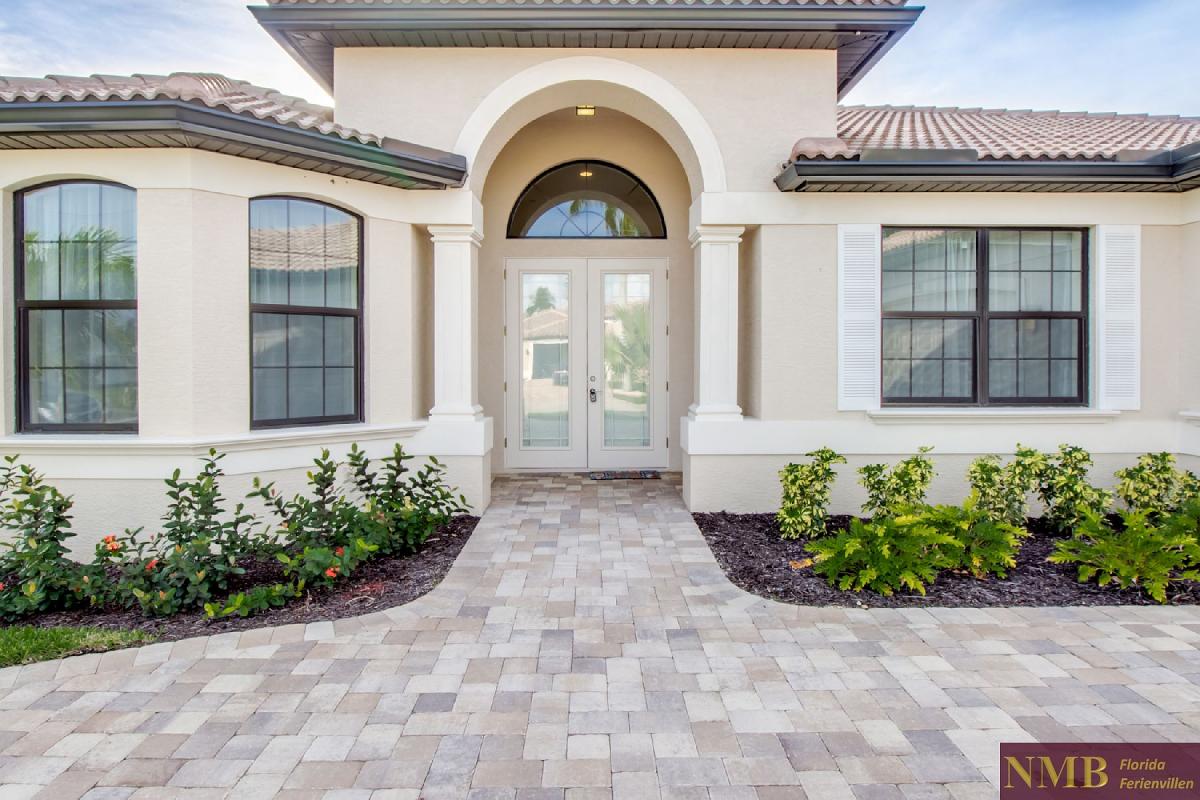 Ferienhaus-Felicity-Cape_Coral-Front_Entryway