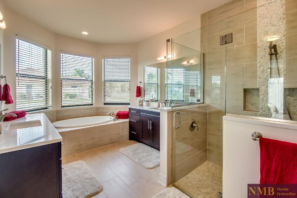 Ferienhaus-Felicity-Cape_Coral-Master_Bathroom_2