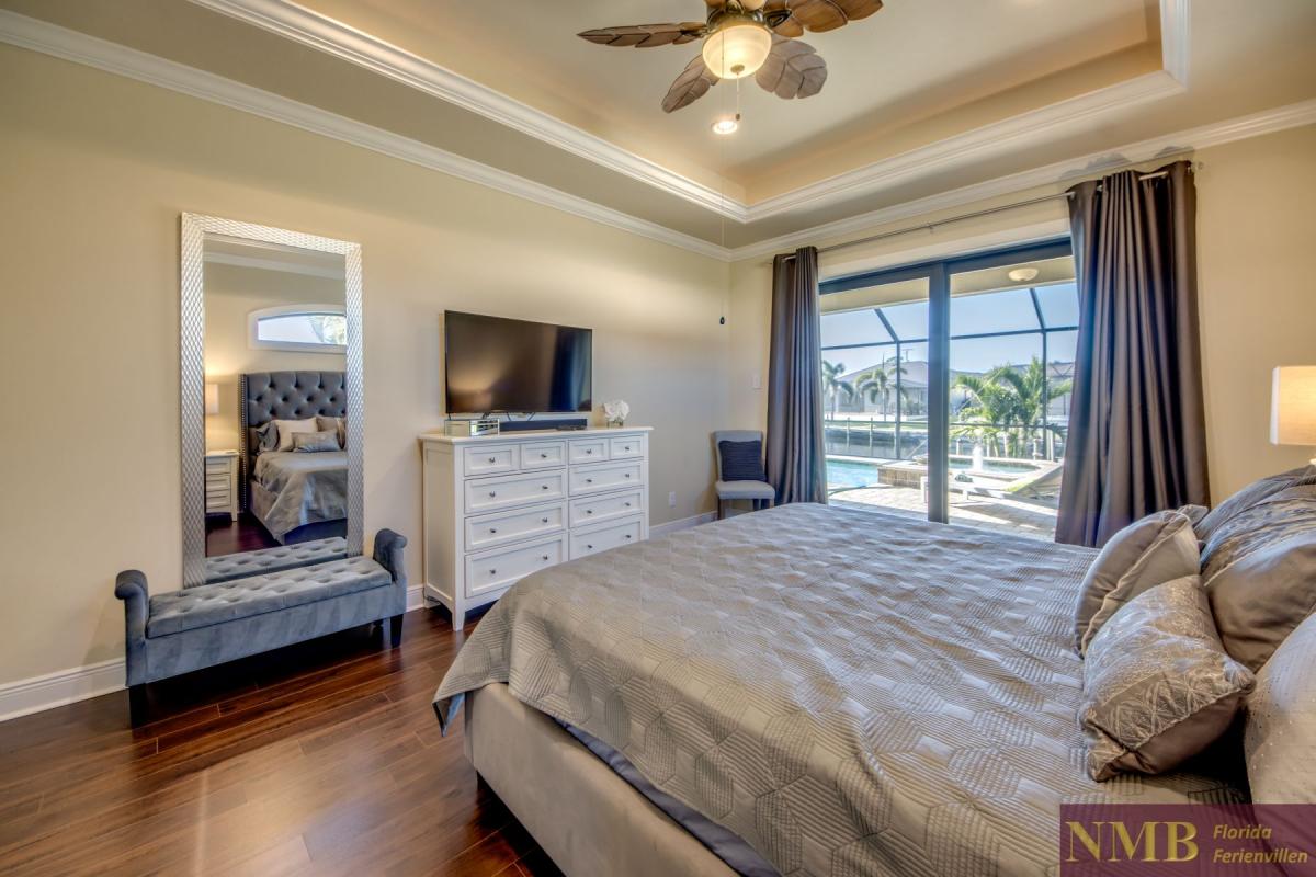 Ferienhaus-Cape-Coral-Mayflower_35-Master-Bedroom
