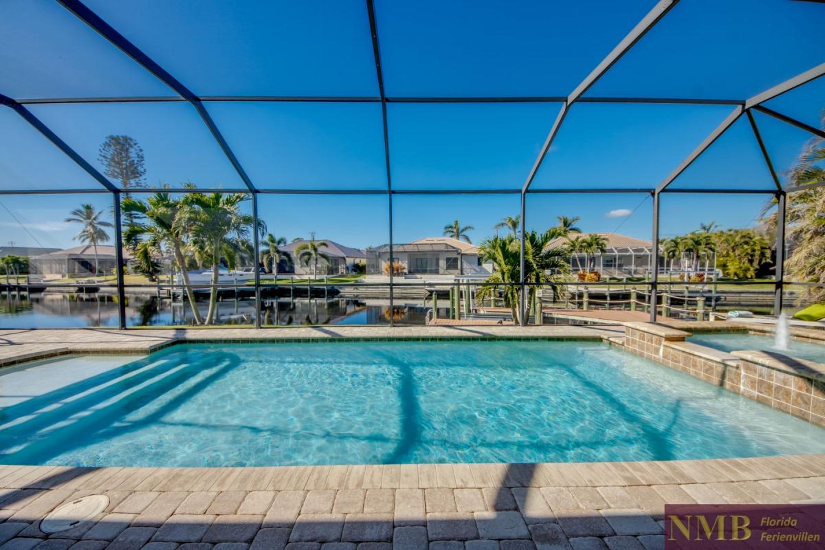 Ferienhaus-Cape-Coral-Mayflower_62-Pool-Hot-Tub