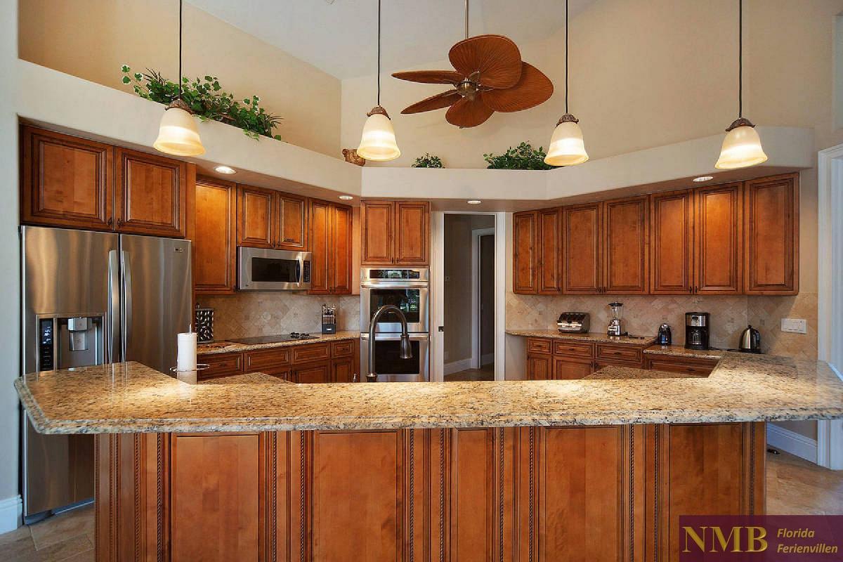 Ferienhaus_Sunny_Island_Cape_Coral_Kitchen_01