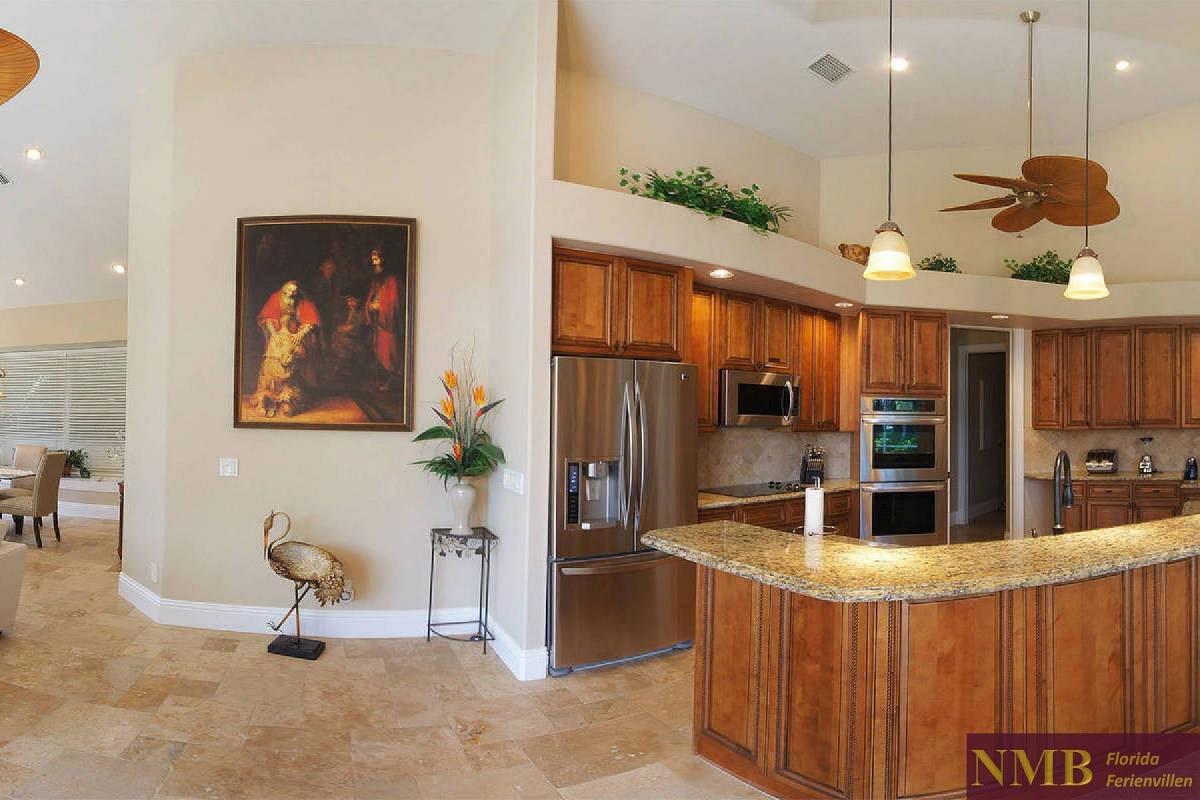 Ferienhaus_Sunny_Island_Cape_Coral_kitchen_06