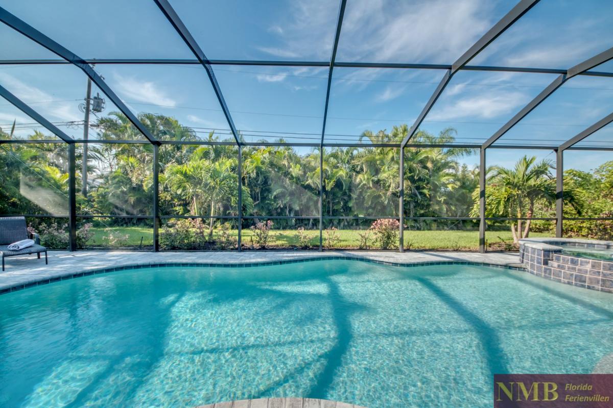 Ferienhaus-Cape-Coral-Villa-Secret-Pearl_64-Pool