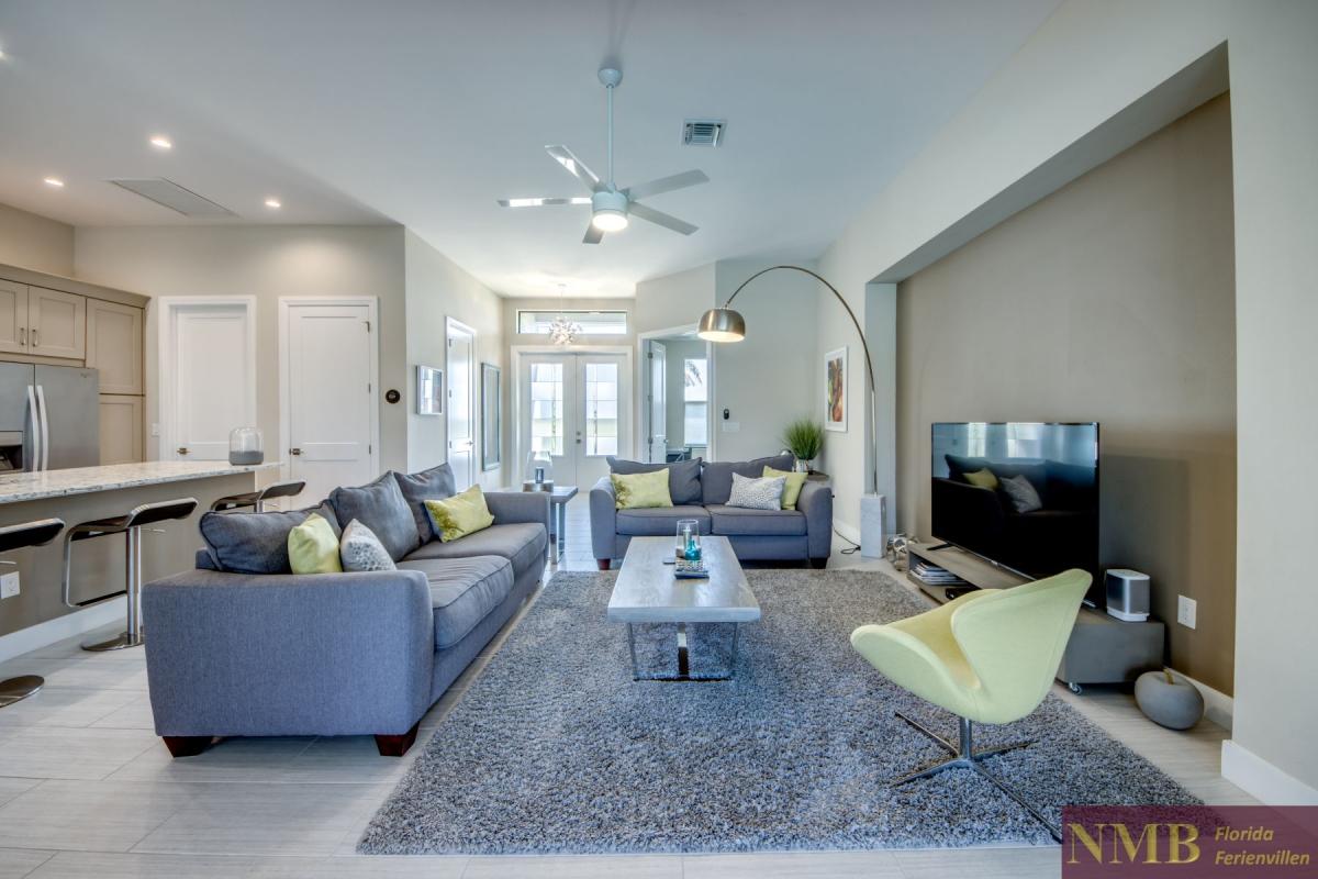 Ferienhaus-Cape-Coral-Villa-Clirfton-Bay_13-Family-Room