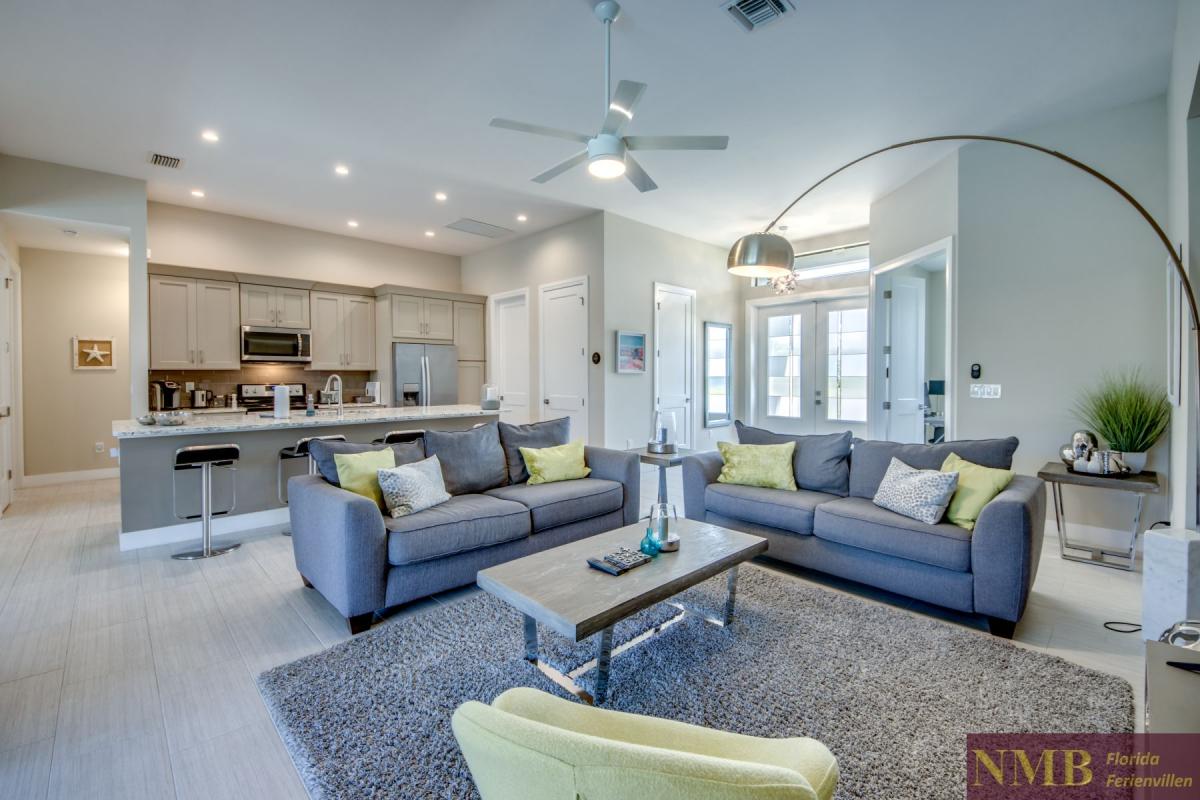 Ferienhaus-Cape-Coral-Villa-Clirfton-Bay_14-Family-Room