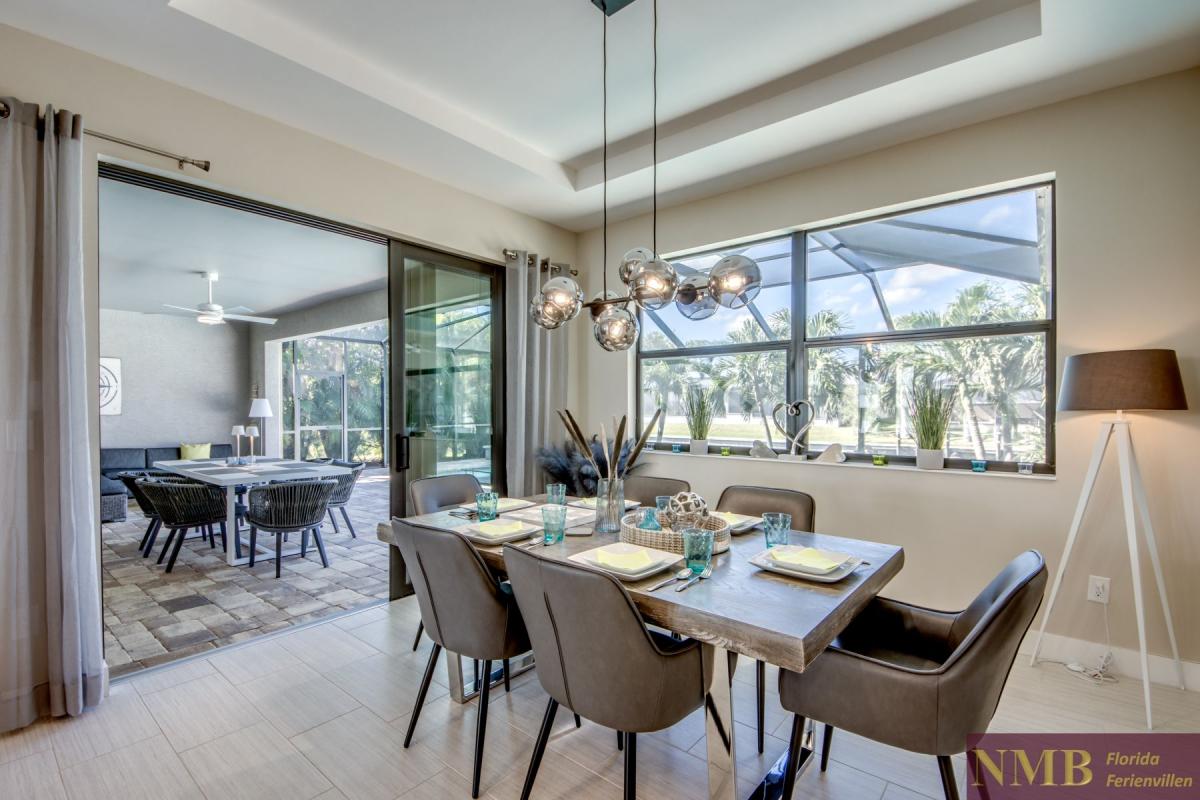 Ferienhaus-Cape-Coral-Villa-Clirfton-Bay_16-Dining-Room