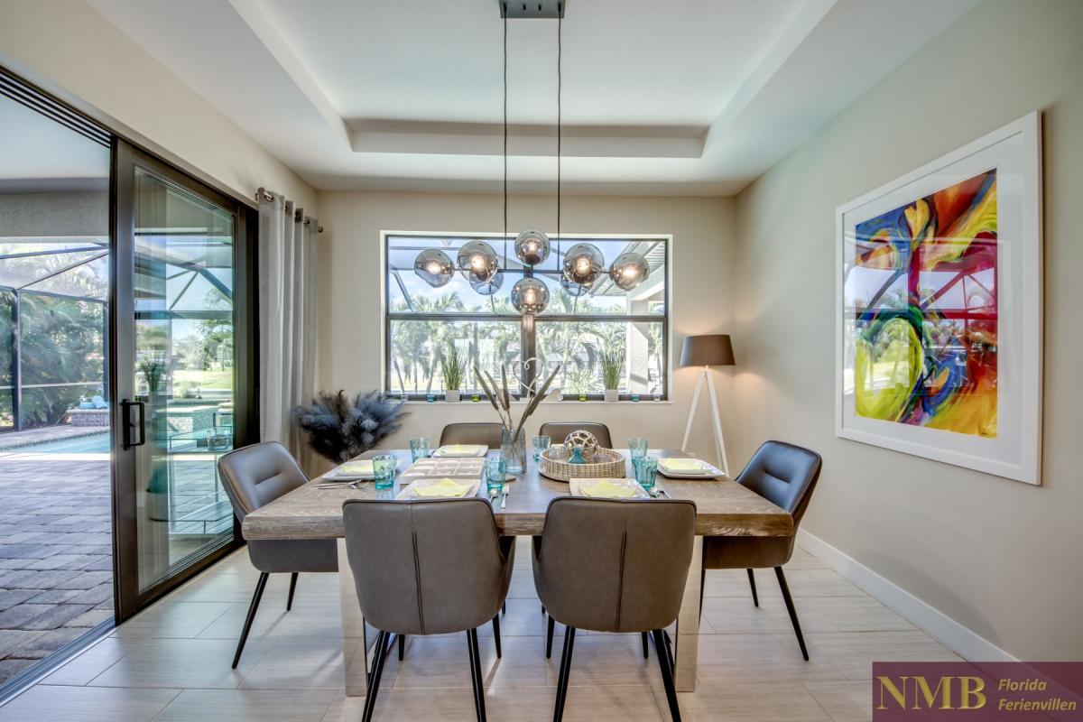 Ferienhaus-Cape-Coral-Villa-Clirfton-Bay_17-Dining-Room