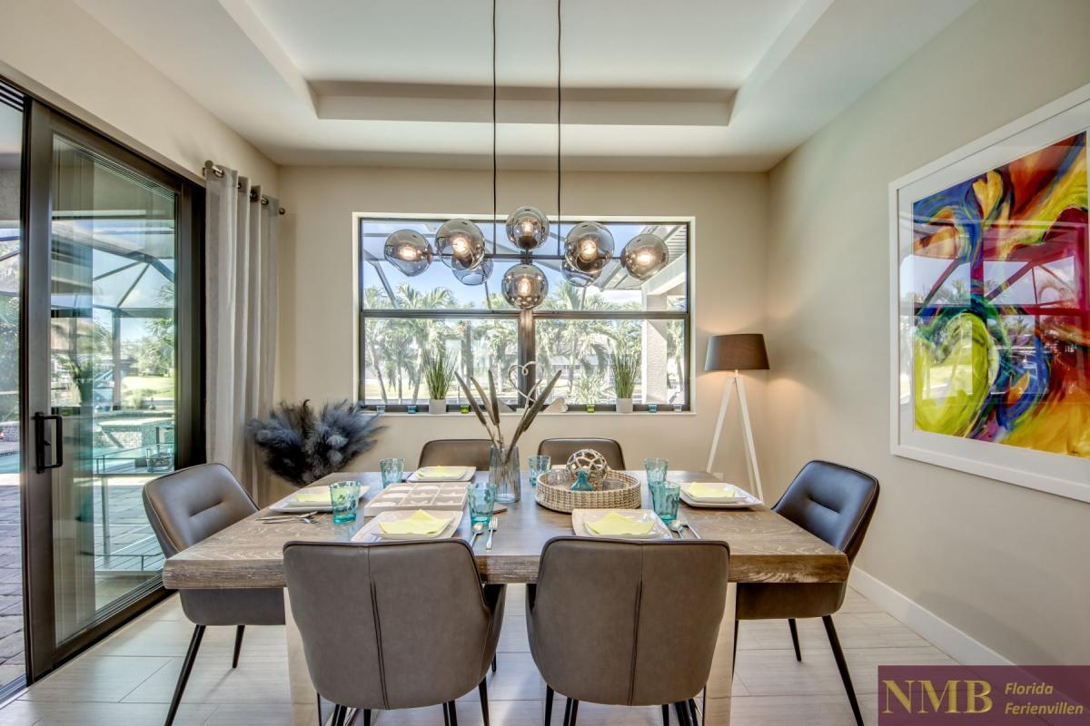 Ferienhaus-Cape-Coral-Villa-Clirfton-Bay_18-Dining-Room