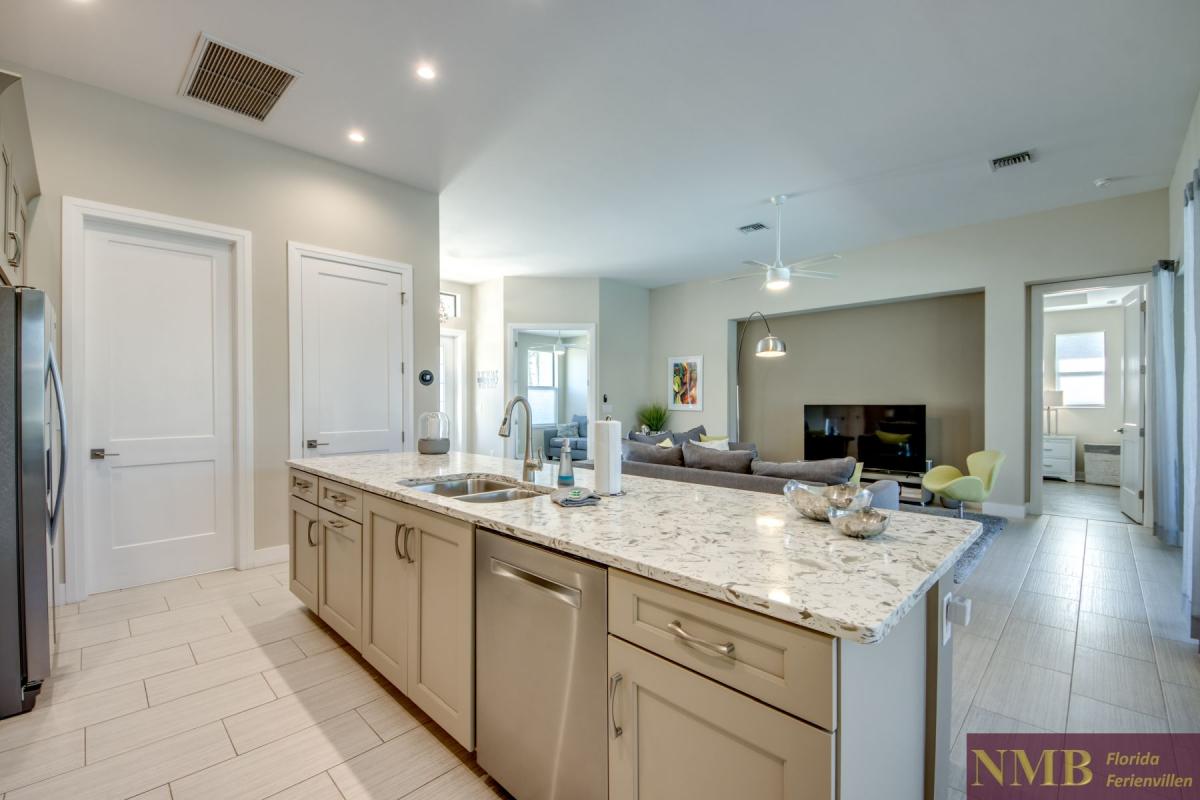 Ferienhaus-Cape-Coral-Villa-Clirfton-Bay_22-Kitchen