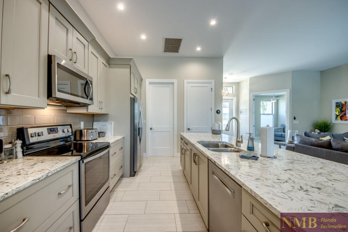 Ferienhaus-Cape-Coral-Villa-Clirfton-Bay_23-Kitchen