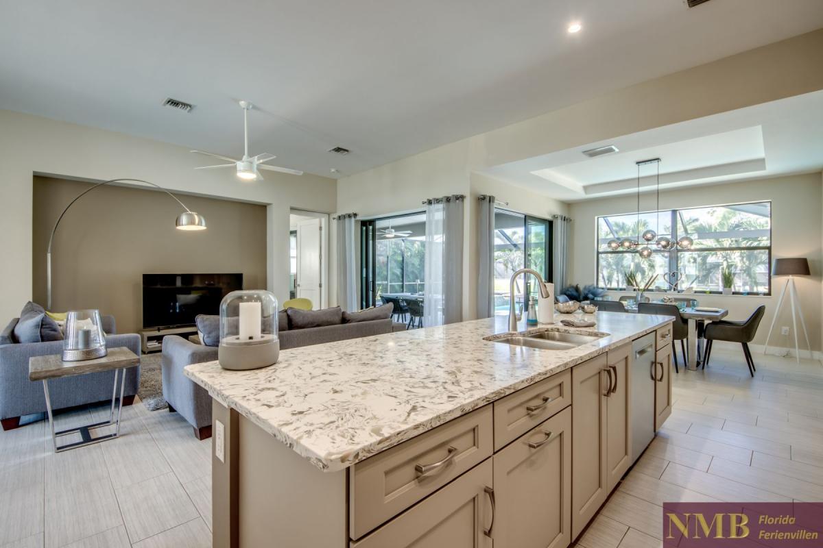 Ferienhaus-Cape-Coral-Villa-Clirfton-Bay_29-Kitchen