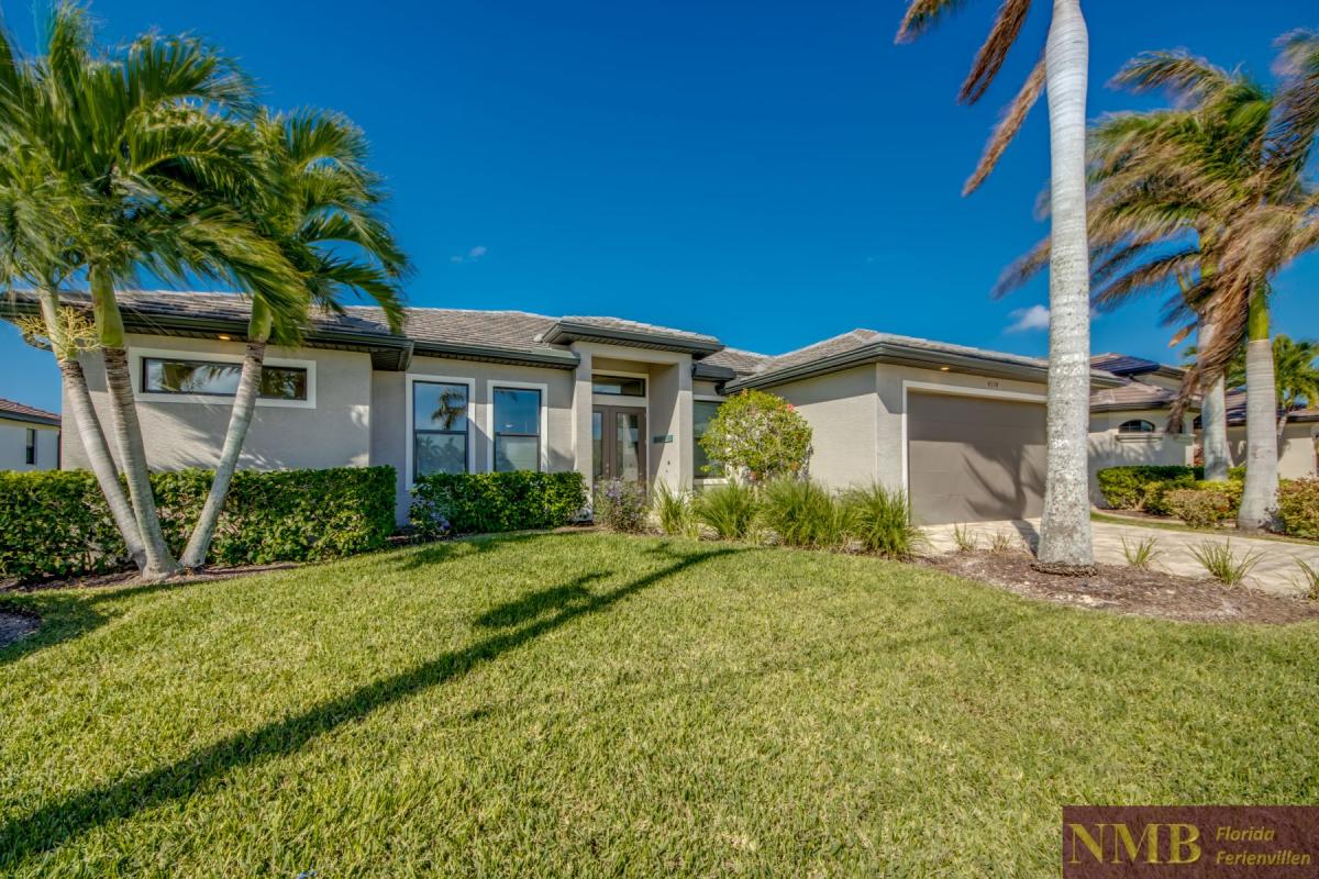 Ferienhaus-Cape-Coral-Villa-Clirfton-Bay_3-Front-fo-Villa