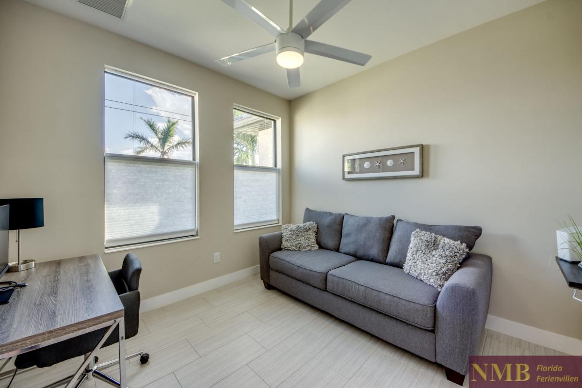 Ferienhaus-Cape-Coral-Villa-Clirfton-Bay_47-Den