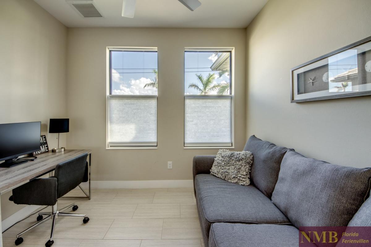 Ferienhaus-Cape-Coral-Villa-Clirfton-Bay_48-Den