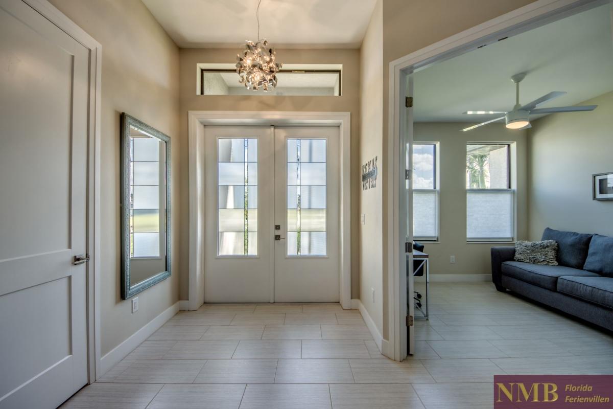 Ferienhaus-Cape-Coral-Villa-Clirfton-Bay_5-Foyer