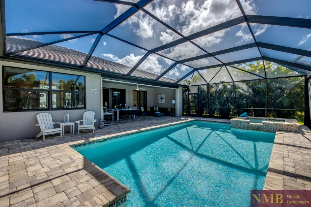 Ferienhaus-Cape-Coral-Villa-Clirfton-Bay_63-Pool-Hot-Tub