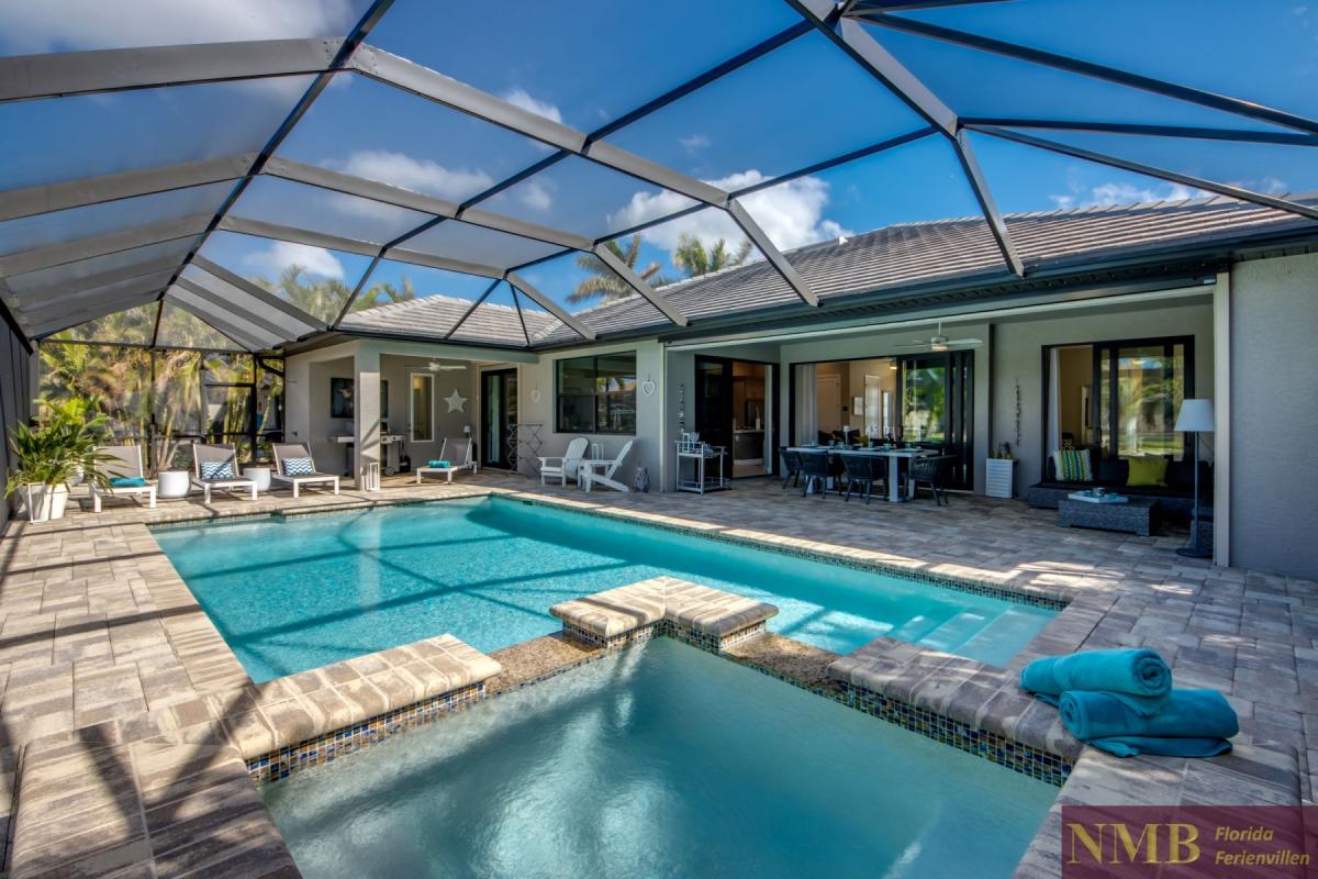 Ferienhaus-Cape-Coral-Villa-Clirfton-Bay_69-Pool-Hot-Tub