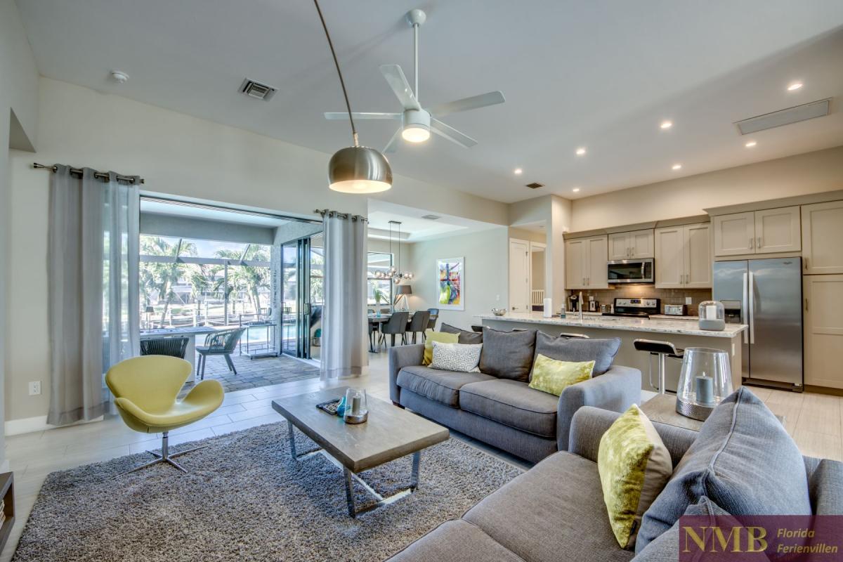 Ferienhaus-Cape-Coral-Villa-Clirfton-Bay_7-Family-Room