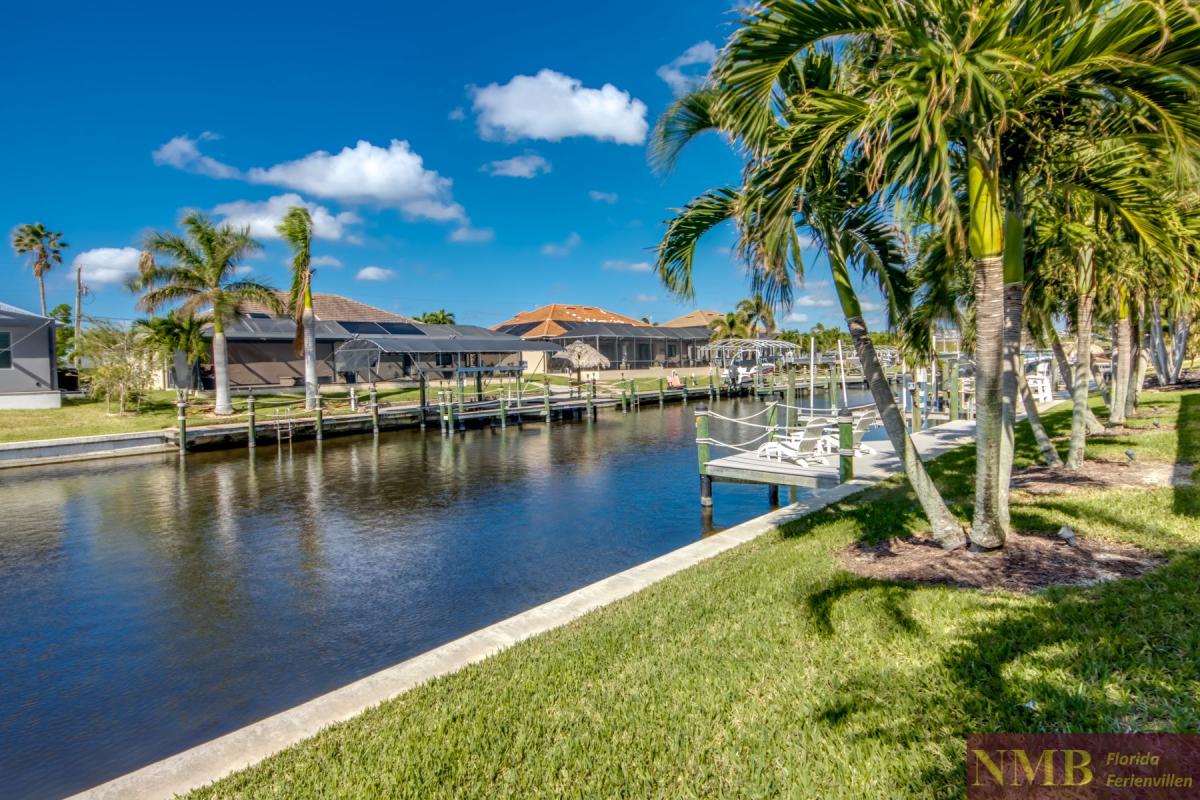 Ferienhaus-Cape-Coral-Villa-Clirfton-Bay_71-Backyard