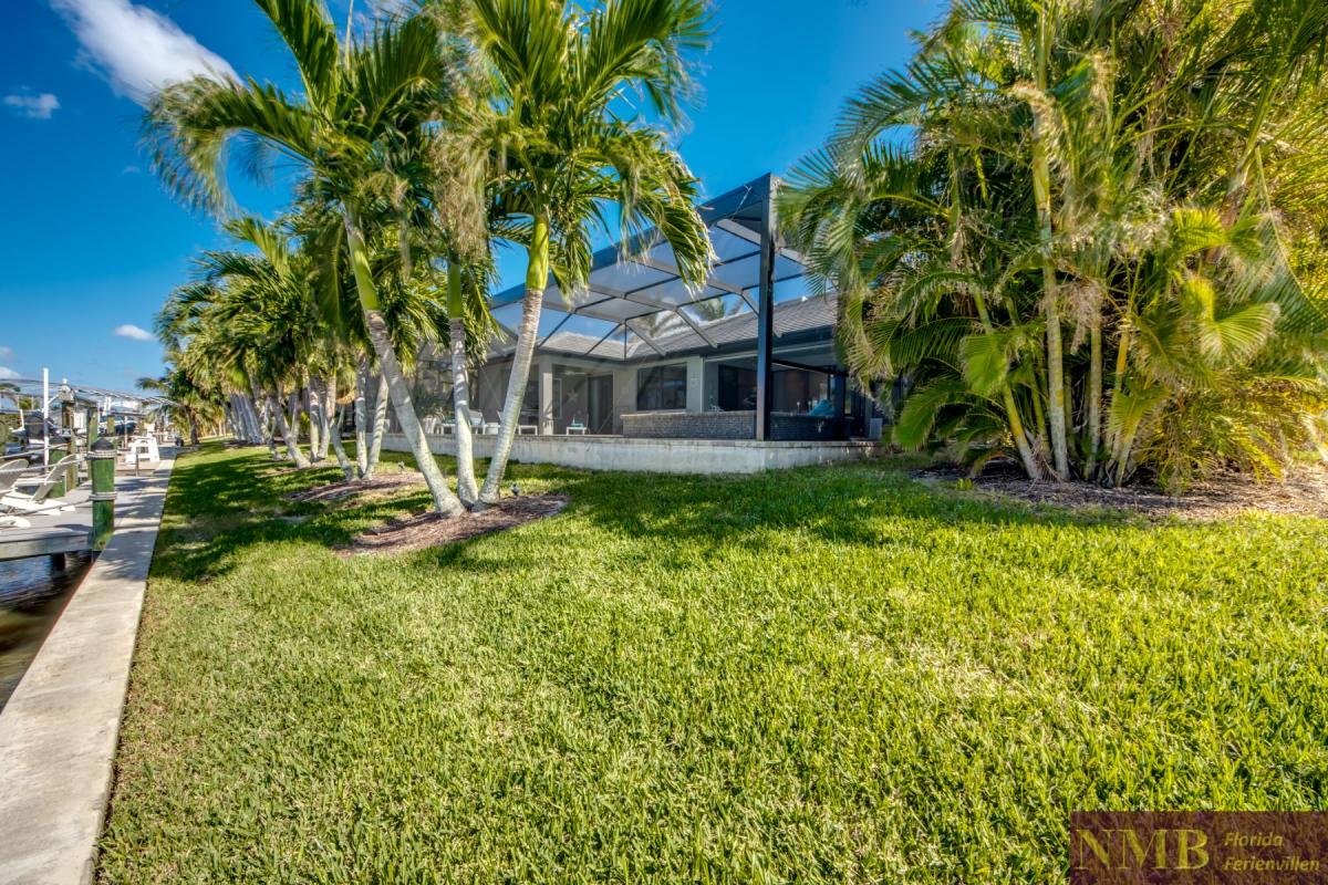 Ferienhaus-Cape-Coral-Villa-Clirfton-Bay_72-Backyard