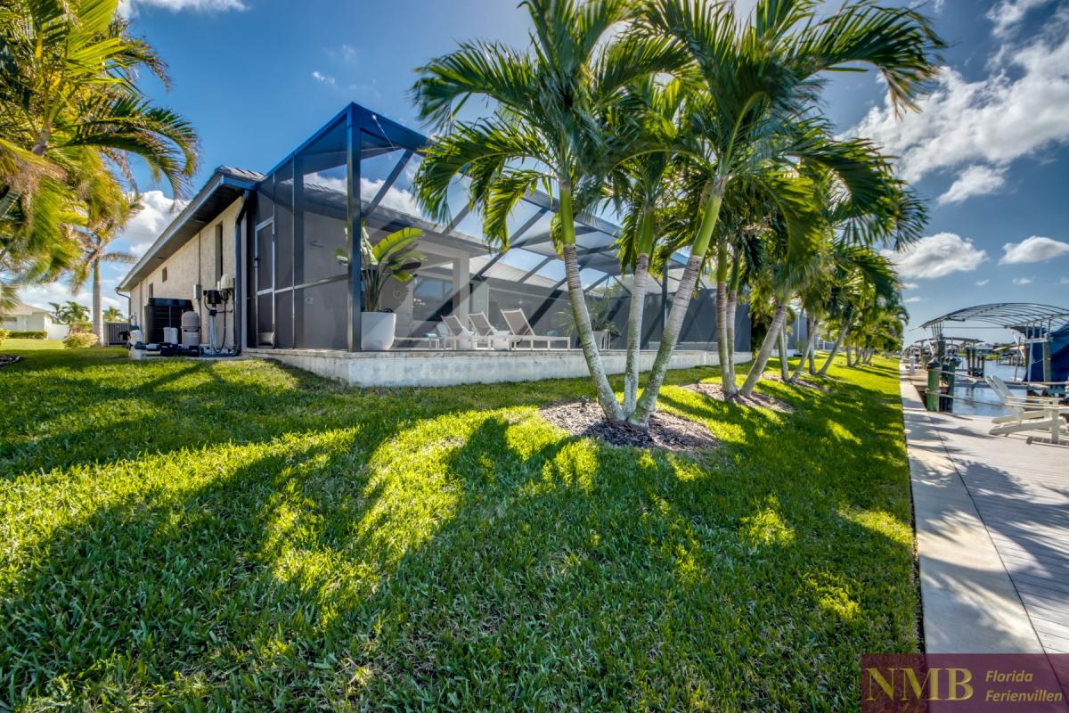 Ferienhaus-Cape-Coral-Villa-Clirfton-Bay_75-Backyard