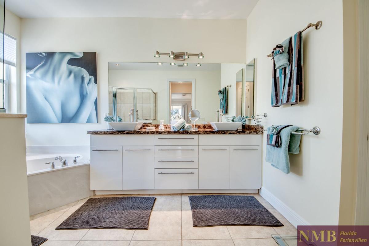 Ferienhaus-Coral-Escape_Master_Bathroom