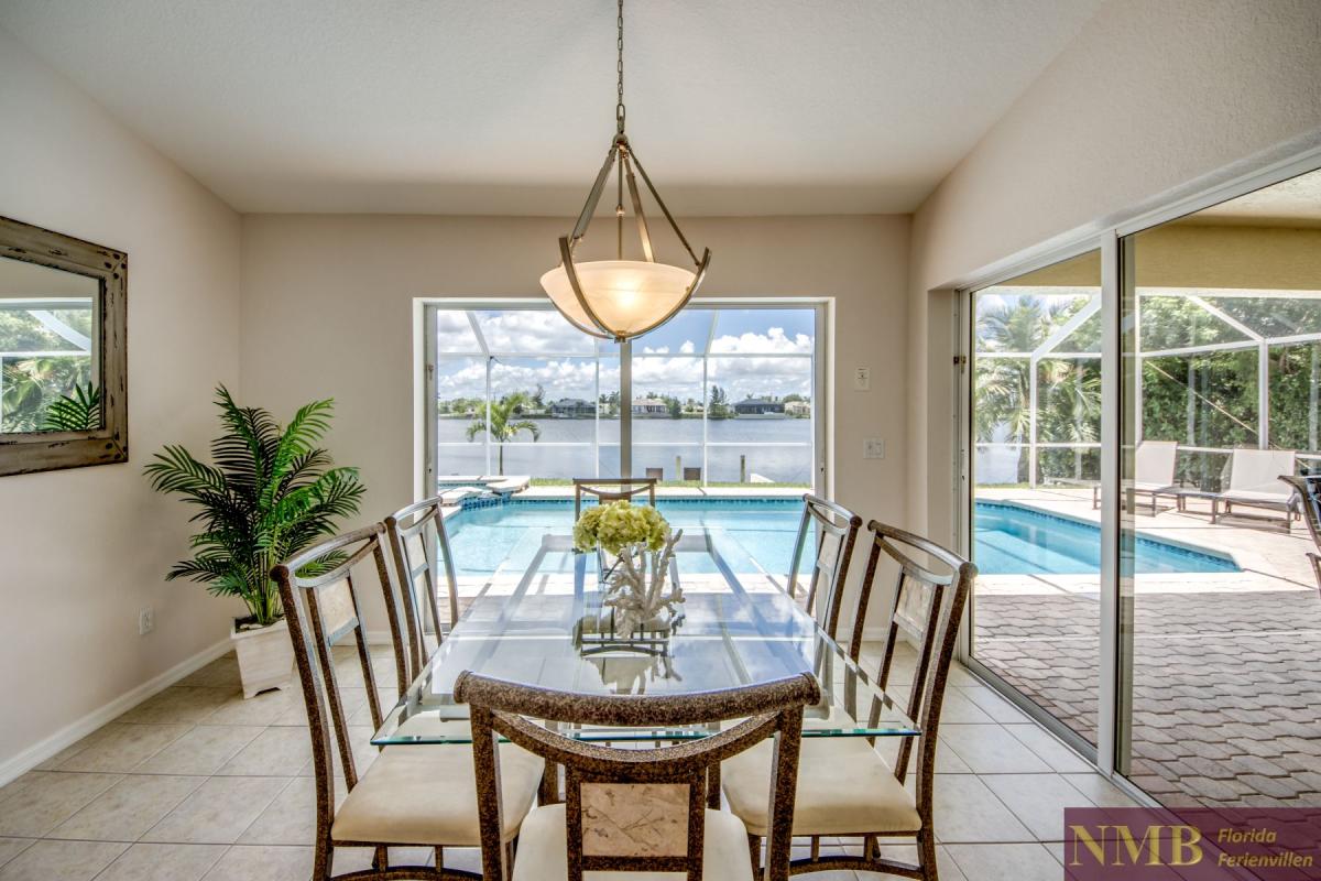 Ferienhaus-Cape-Coral-Villa-Lifetime_22-Dining-Room