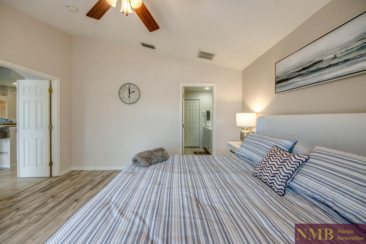 Ferienhaus-Cape-Coral-Villa-Lifetime_41-Master-Bedroom
