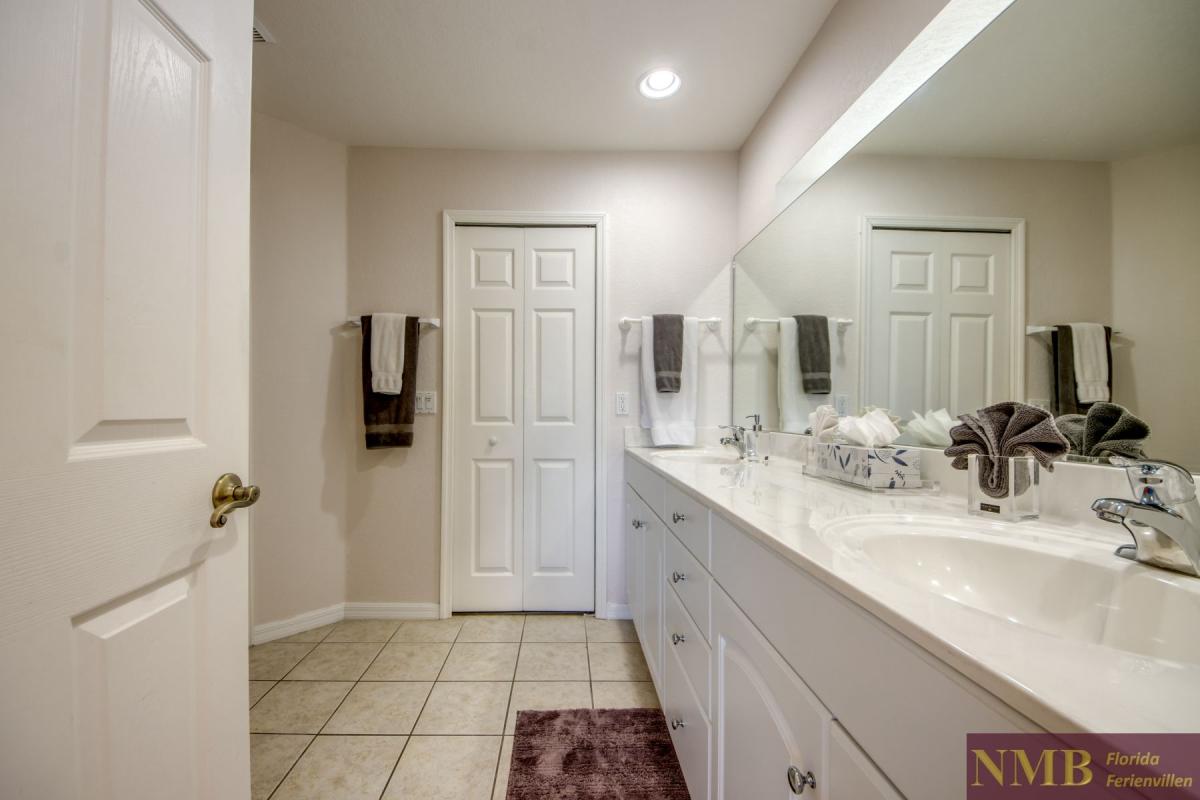 Ferienhaus-Cape-Coral-Villa-Lifetime_42-Master-Bathroom