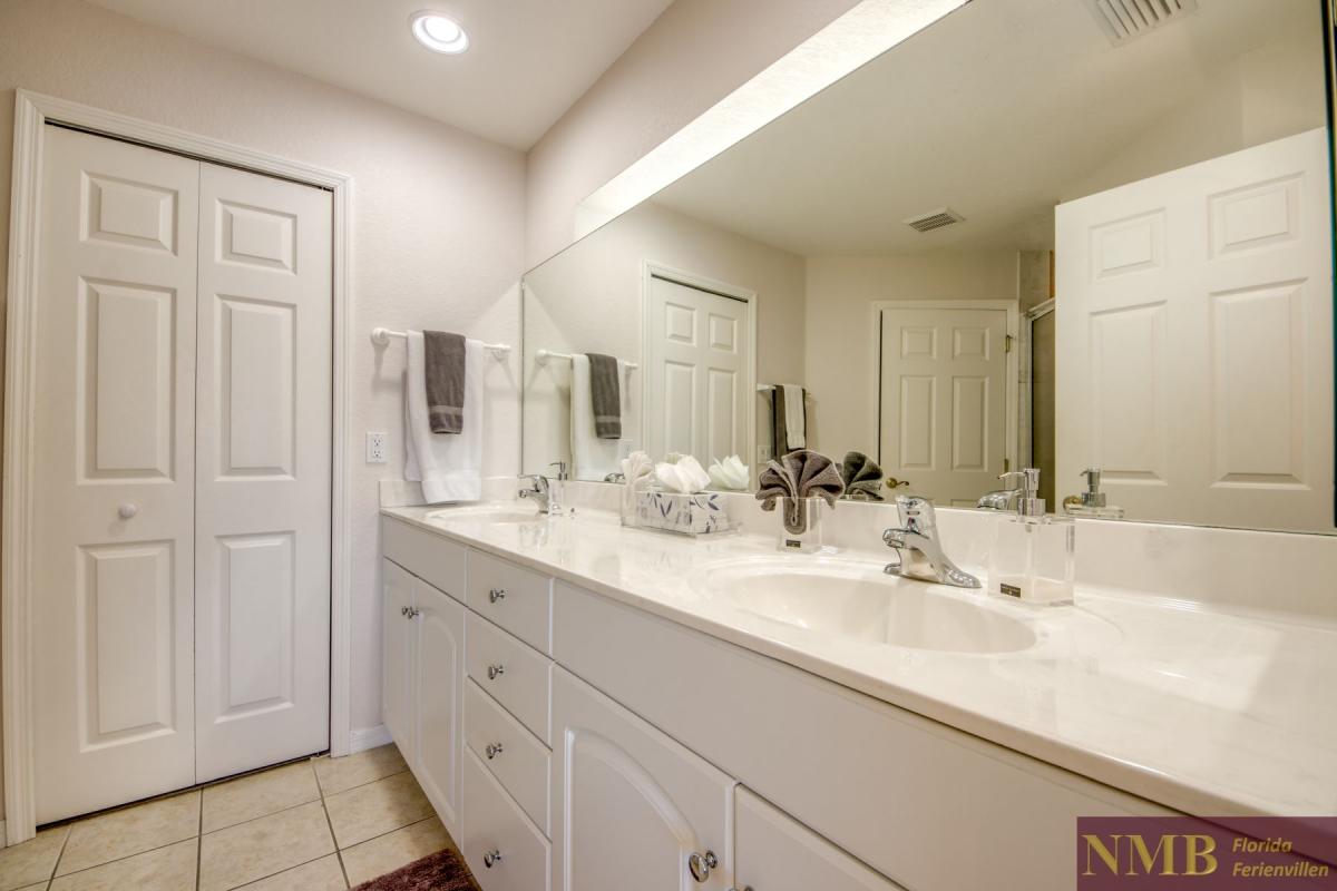 Ferienhaus-Cape-Coral-Villa-Lifetime_43-Master-Bathroom
