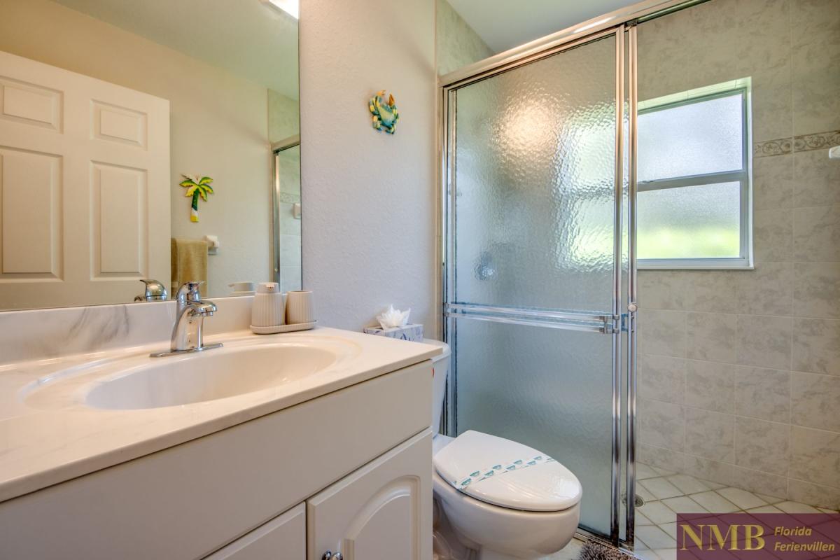 Ferienhaus-Cape-Coral-Villa-Lifetime_47-Guest-Bathroom