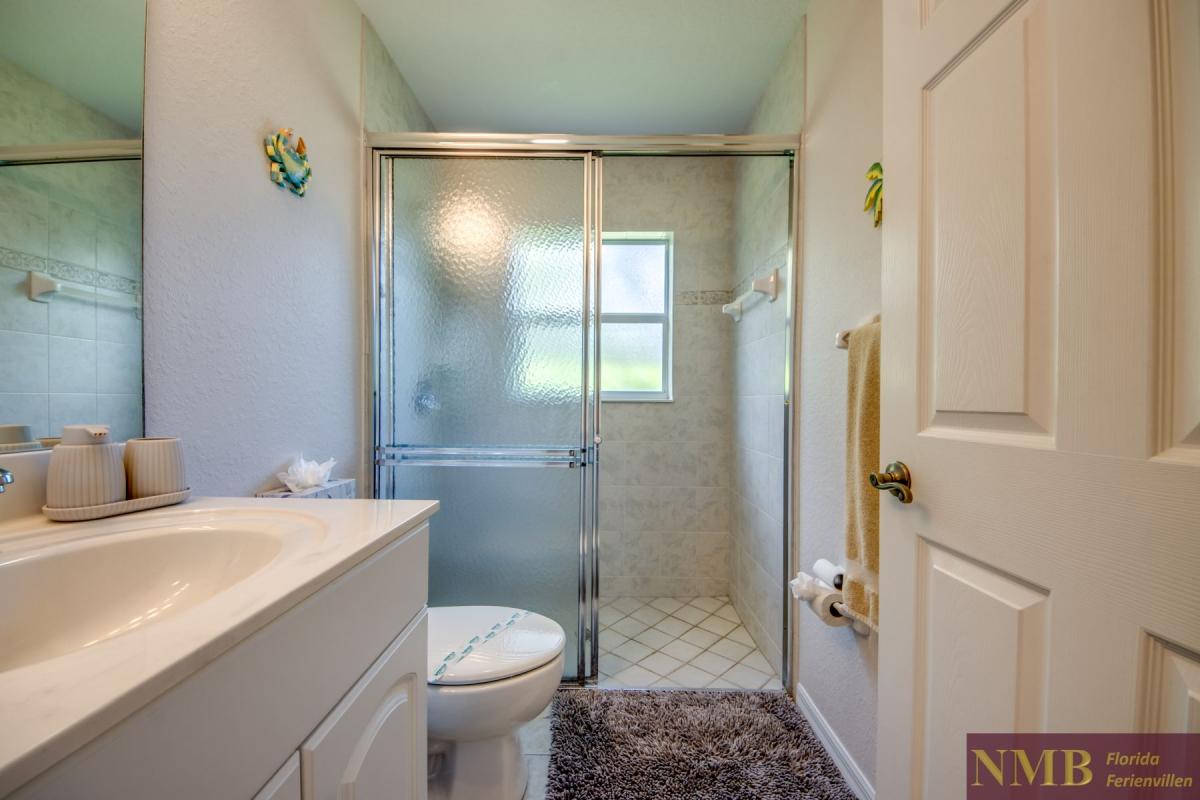 Ferienhaus-Cape-Coral-Villa-Lifetime_48-Guest-Bathroom