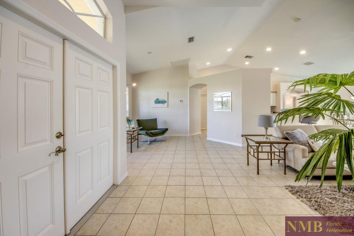 Ferienhaus-Cape-Coral-Villa-Lifetime_6-Foyer