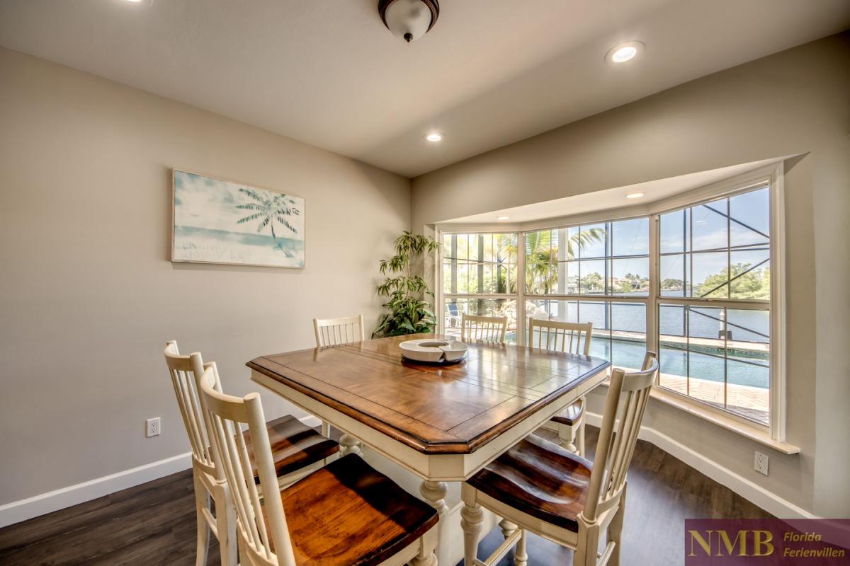 Ferienhaus-Cape-Coral-Blue-Diamond_15-Dining-Room