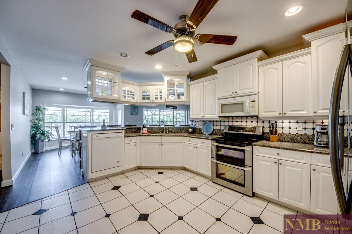 Ferienhaus-Cape-Coral-Blue-Diamond_23-Kitchen