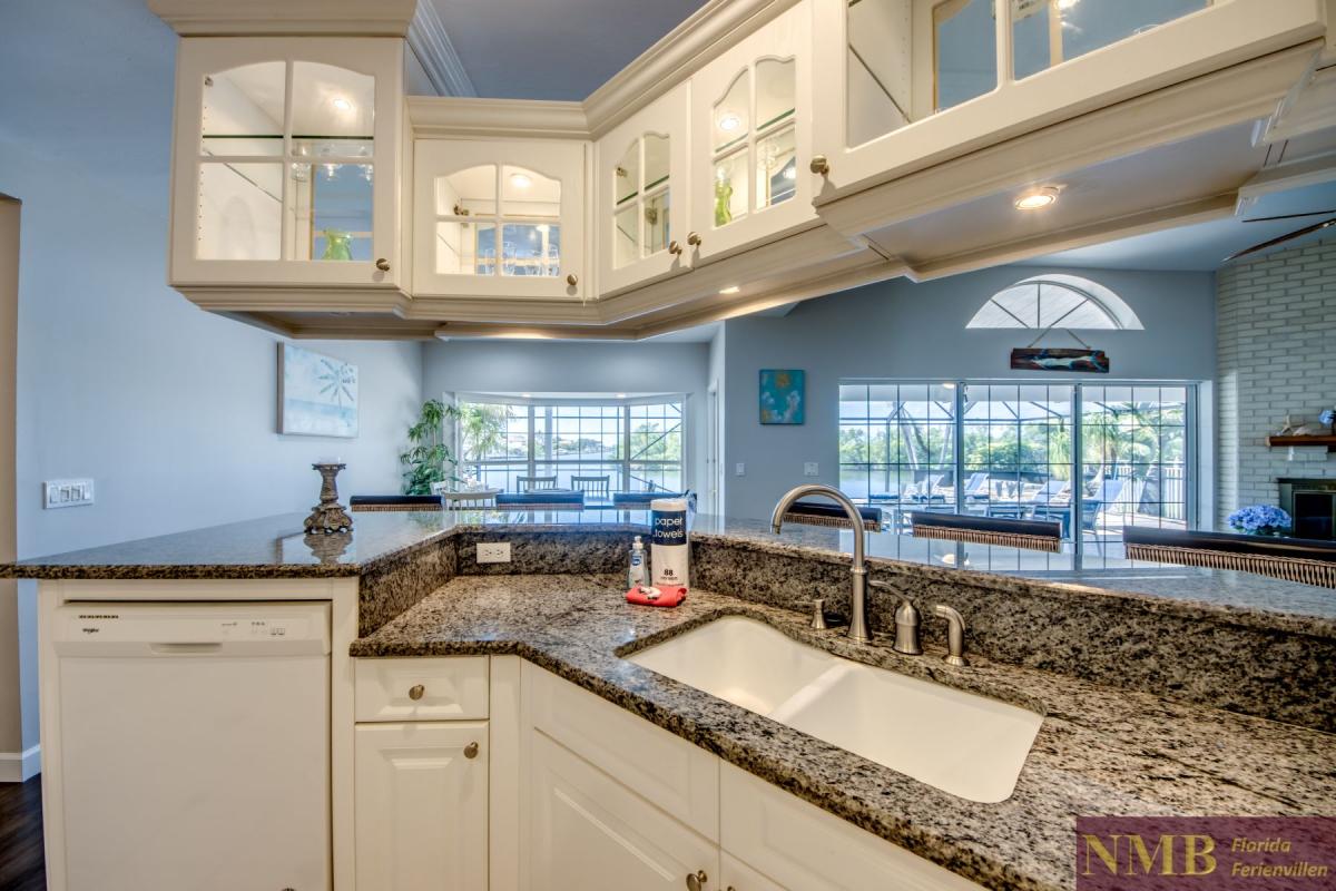 Ferienhaus-Cape-Coral-Blue-Diamond_25-Kitchen
