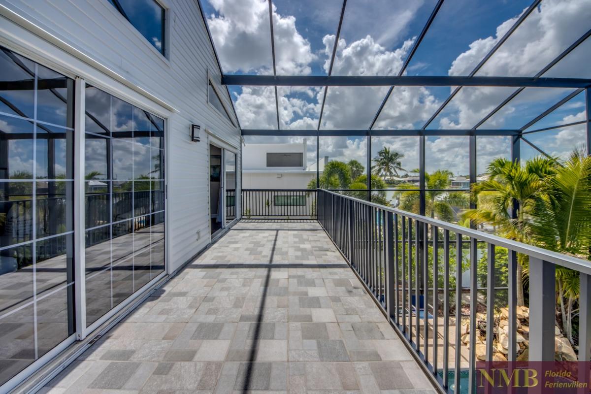 Ferienhaus-Cape-Coral-Blue-Diamond_58-Master-Bedroom-Balcony