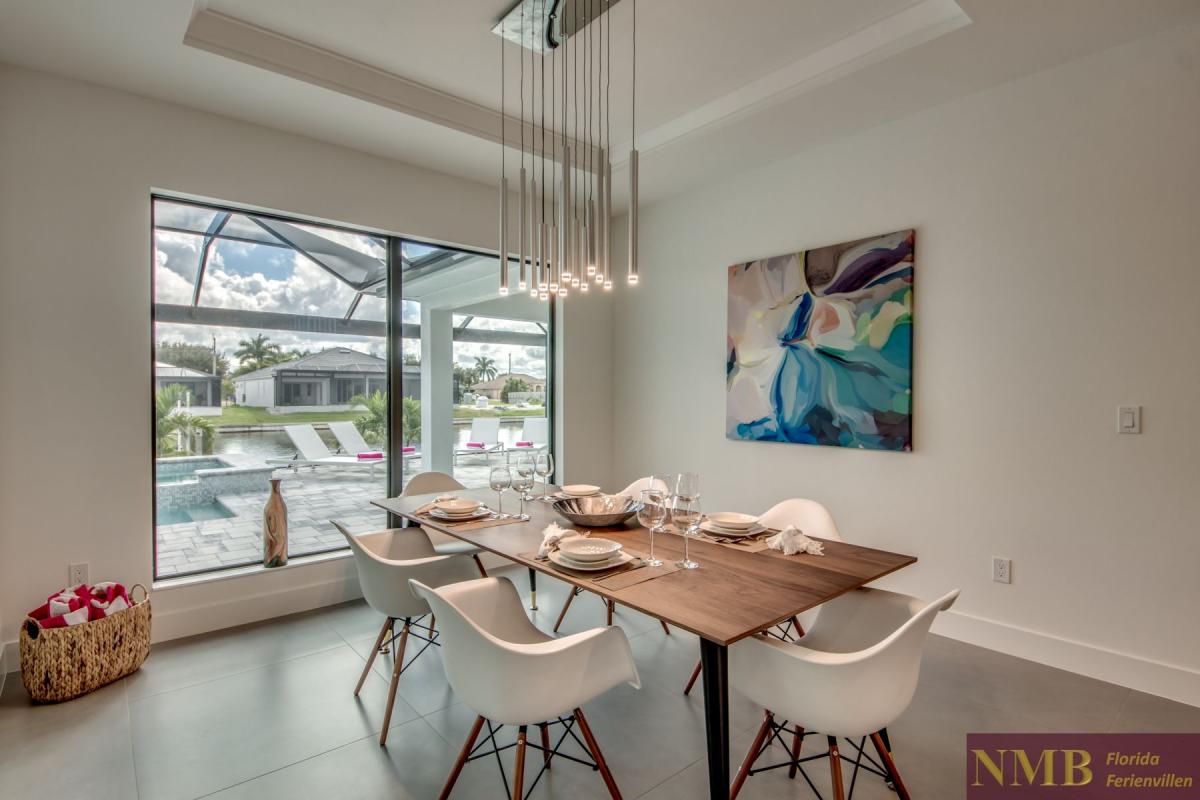 Ferienhaus-Cape-Coral-Pink-Lemonade_27-Dining-Room