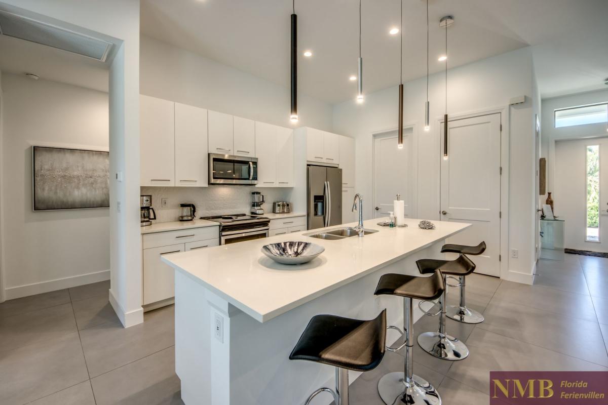 Ferienhaus-Cape-Coral-Pink-Lemonade_29-Kitchen