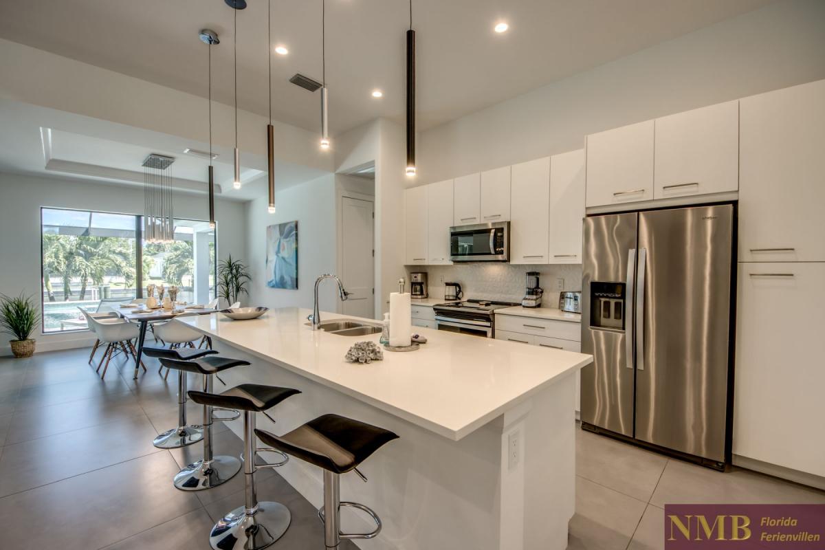 Ferienhaus-Cape-Coral-Pink-Lemonade_32-Kitchen